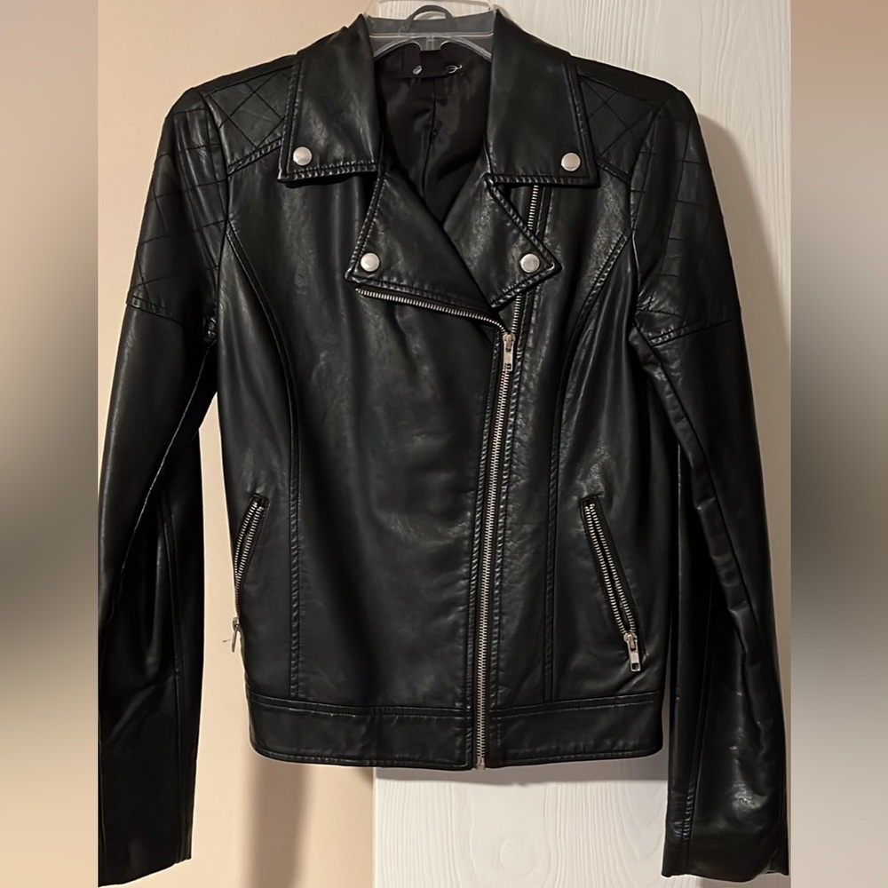 Women’s black faux leather jacket size small